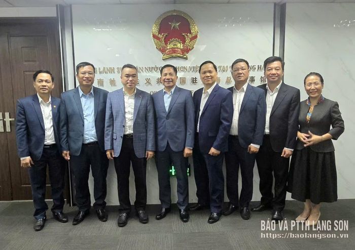 Đoàn đại biểu HĐND tỉnh thăm và làm việc tại Tổng Lãnh sự quán Việt Nam tại Thượng Hải