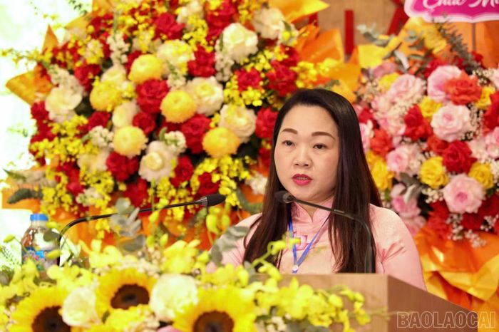 Các đại biểu tham luận tại đại hội.