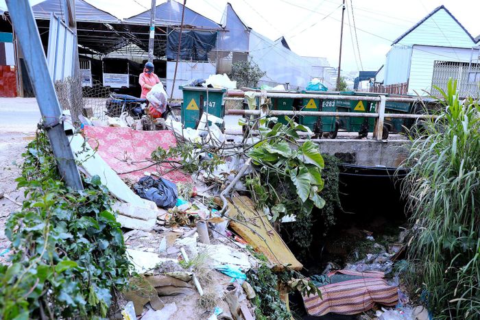 Rác thải phát sinh tại khu vực đô thị của Lâm Đồng nhiều thời điểm chưa được thu gom kịp thời, gây ô nhiễm môi trường