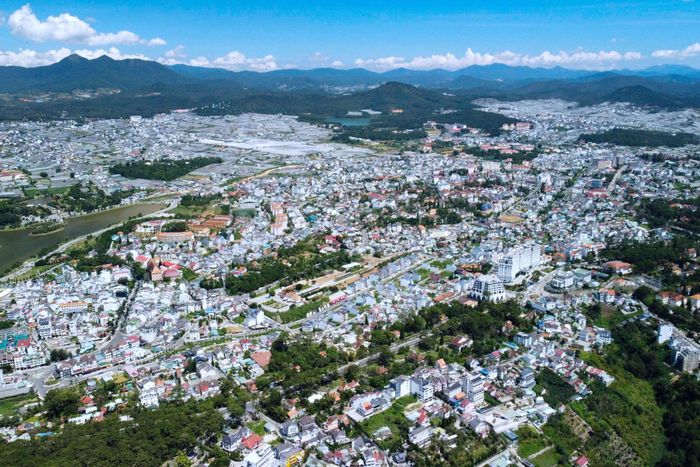 Lâm Đồng đang triển khai việc hợp nhất chính sách, khuyến khích cùng hành động để giải bài toán môi trường