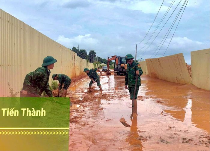 Đồn Biên phòng Thanh Hải triển khai lực lượng khắc phục tình trạng cát tràn ở phường Tiến Thành