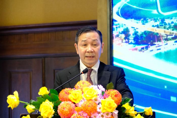 Ông Biện Tấn Tài, Phó Giám đốc Sở Công thương tỉnh Lâm Đồng phát biểu, nhấn mạnh vai trò ngày càng quan trọng của thương mại điện tử trong hoạt động sản xuất, kinh doanh và tiêu thụ nông sản