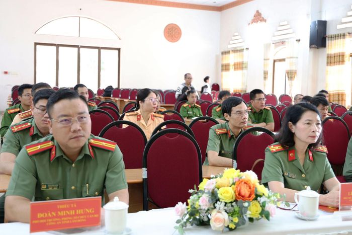 Các đại biểu và học viên tham dự lễ khai giảng
