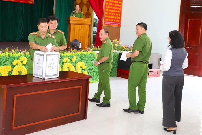 Trại giam Đắk Plao đã vận động đóng góp xây dựng Quỹ tấm lòng vàng” nhằm hỗ trợ phạm nhân có hoàn cảnh đặc biệt khó khăn