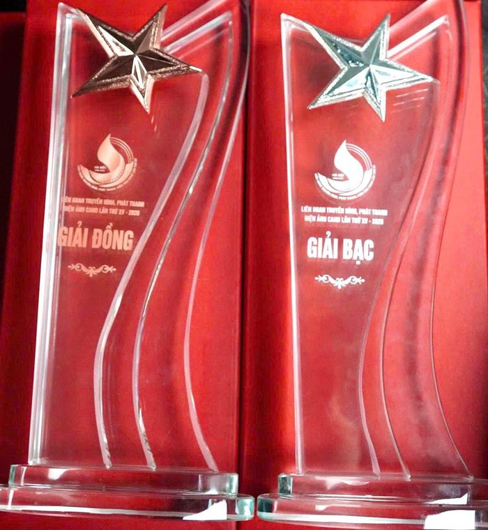 Cúp giải Bạc và giải Đồng tham gia Liên hoan Truyền hình, Phát thanh, Điện ảnh CAND lần thứ XV năm 2026 của Công an tỉnh Lâm Đồng