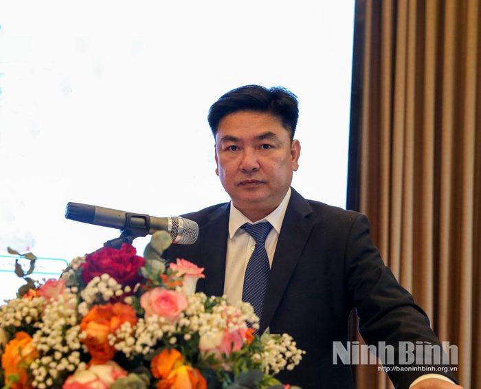 Đồng chí Phạm Duy Phong, Phó Giám đốc Sở Du lịch Ninh Bình phát biểu tại hội thảo.