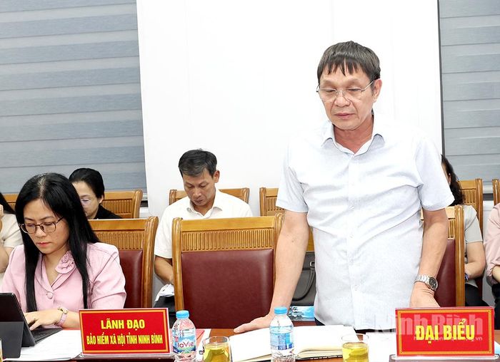 Lãnh đạo Bệnh viện Đa khoa tỉnh Ninh Bình phát biểu tại hội nghị.