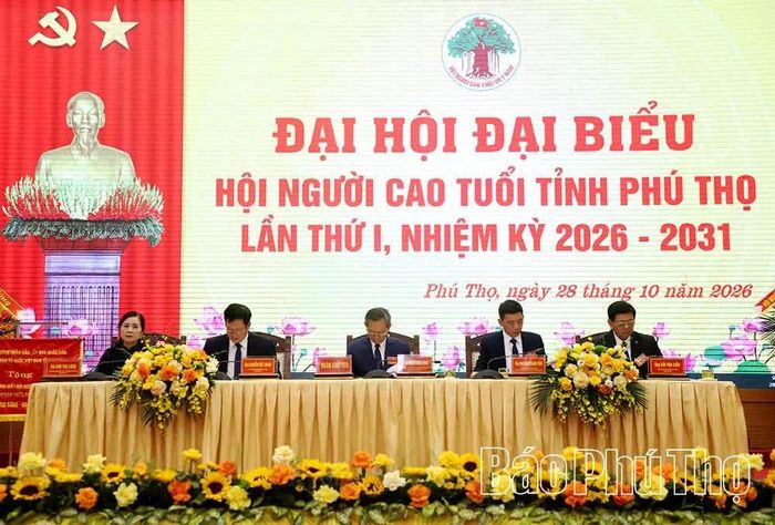 Đoàn Chủ tịch điều hành Đại hội.
