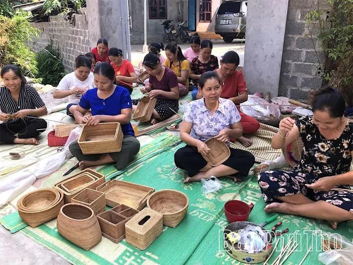 Hợp tác xã Nông nghiệp Thương mại và Dịch vụ Mường Pheo tạo việc làm cho hàng chục hội viên phụ nữ địa phương.