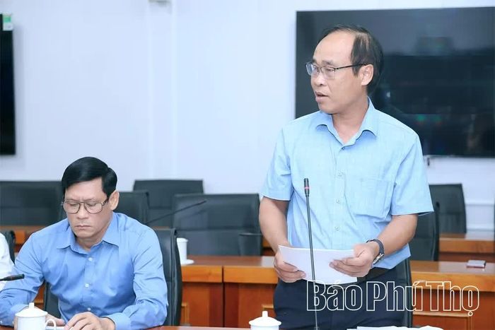 Đại diện Công ty Cổ phần Nước sạch Vĩnh Phúc phát biểu tại hội nghị.