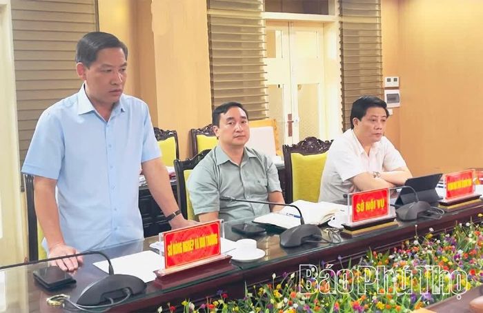 Các đại biểu phát biểu tại hội nghị.