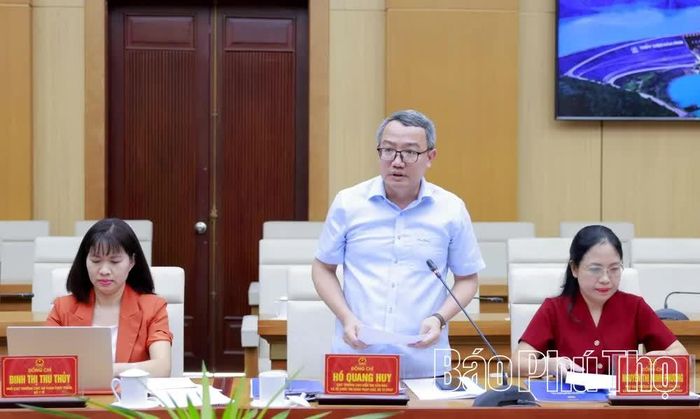 Thành viên đoàn kiểm tra phát biểu tại buổi làm việc.