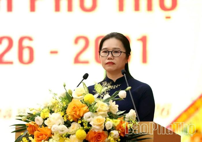 Đồng chí Phó Bí thư Tỉnh ủy, Chủ tịch Ủy ban MTTQ Việt Nam tỉnh Bùi Thị Minh phát biểu chỉ đạo Đại hội.
