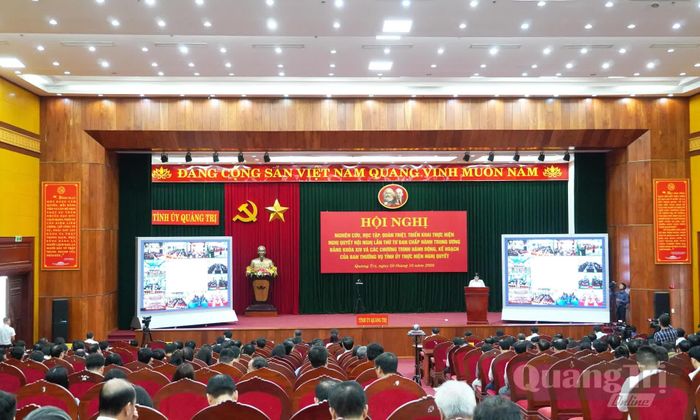 Quang cảnh hội nghị tại điểm cầu Tỉnh ủy - Ảnh: X.P