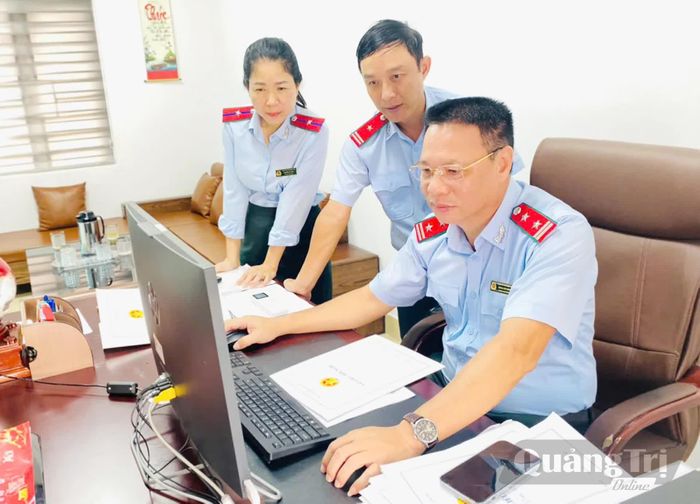 Văn phòng Thanh tra tỉnh triển khai thực hiện việc mỗi cán bộ, công chức sử dụng ít nhất một công cụ AI vào công việc thường xuyên - Ảnh: B.T