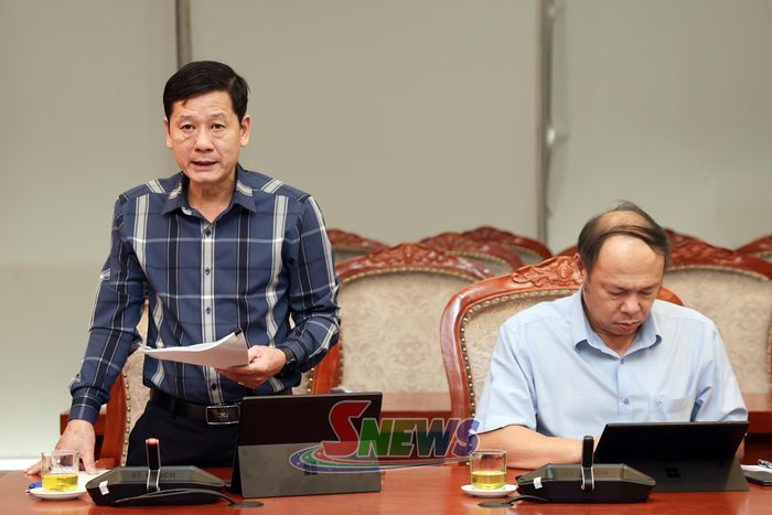 Lãnh đạo Sở Tài chính phát biểu tại cuộc họp.