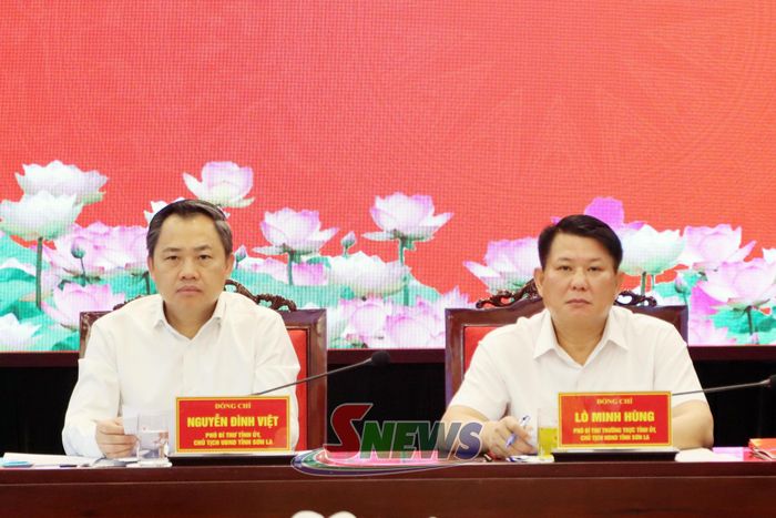 Các đồng chí Thường trực Tỉnh ủy dự cuộc làm việc tại điểm cầu tỉnh Sơn La.