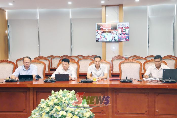 Các đại biểu dự họp.