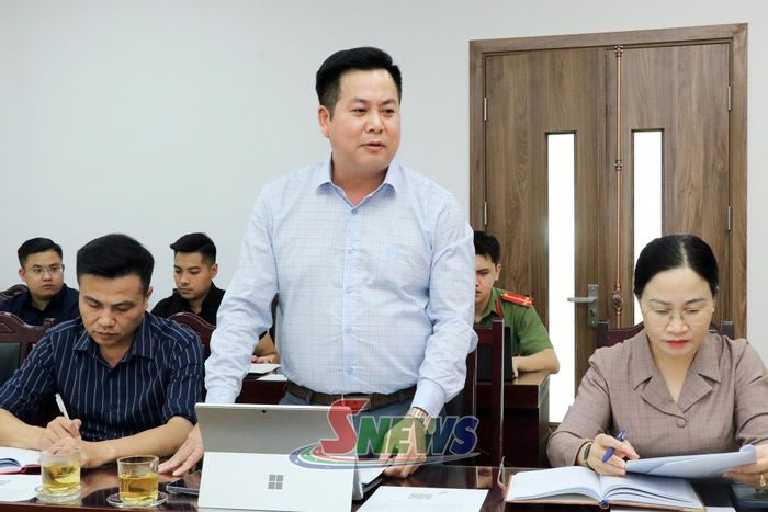 Lãnh đạo Văn phòng UBND tỉnh phát biểu tại hội nghị.