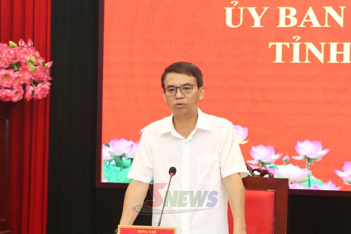 Đồng chí Nguyễn Minh Tiến phát biểu tại cuộc làm việc.