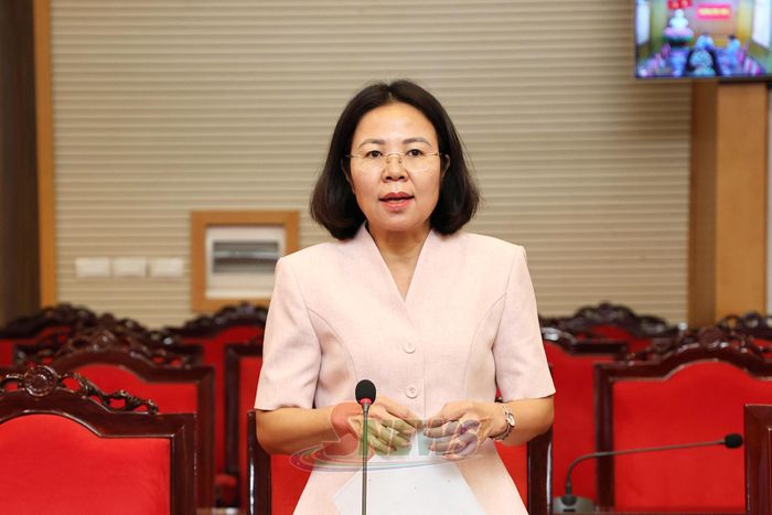 Lãnh đạo Sở Văn hóa, Thể thao và Du lịch tỉnh phát biểu tại cuộc họp.