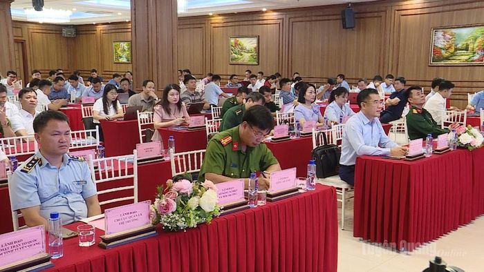 Các đại biểu dự buổi tập huấn.