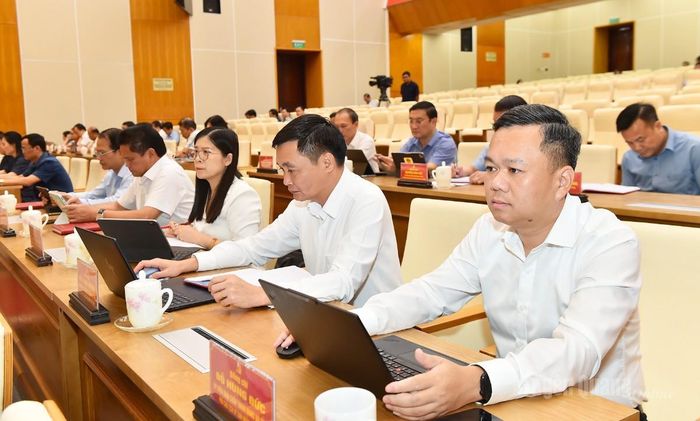Các đại biểu dự hội nghị.