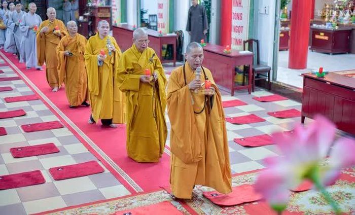 Chư Tăng, Phật tử tham dự