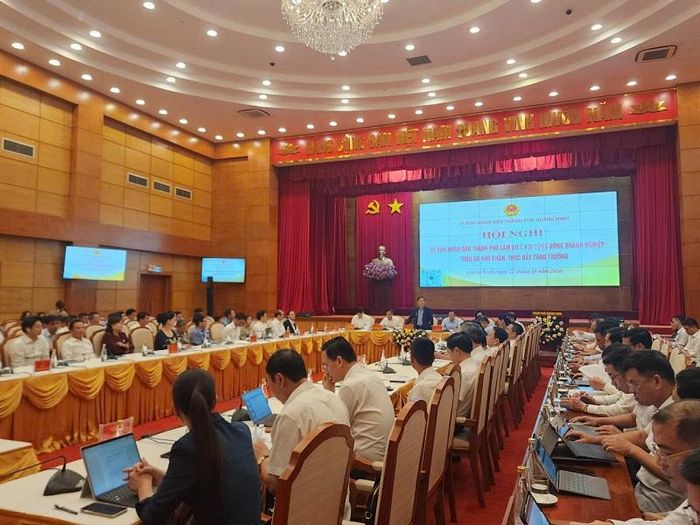 Tham dự hội nghị có trên 100 doanh nghiệp, đại diện cho hơn 14.000 doanh nghiệp đăng ký hoạt động sản xuất, kinh doanh trên địa bàn.