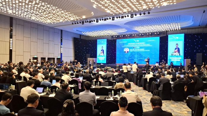 Quang cảnh phiên khai mạc hội nghị bàn tròn Bộ trưởng số và trí tuệ nhân tạo, trong khuôn khổ Tuần lễ số quốc tế Việt Nam 2026.