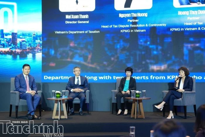 Đại diện Cục Thuế và các chuyên gia KPMG tại phiên thảo luận cấp cao. Ảnh: PV
