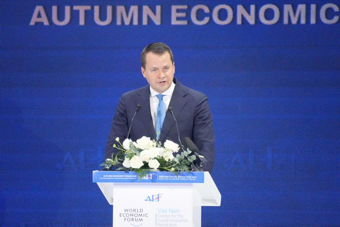 Giám đốc điều hành WEF Stephan Mergenthaler phát biểu tại diễn đàn