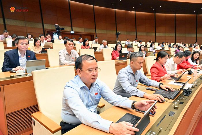 Các đại biểu tham dự tại Kỳ họp Thứ Hai, Quốc hội khoá XVI. Ảnh: Quang Khánh