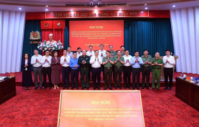 Các đại biểu dự Hội nghị.