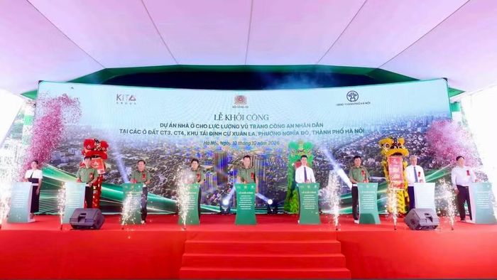 Lễ khởi công dự án nhà ở cho lực lượng Công an nhân dân tại phường Nghĩa Đô, Hà Nội. Ảnh: Kiên Phạm