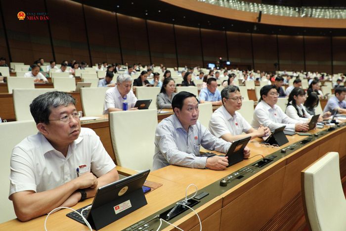 Các đại biểu tham dự phiên thảo luận tại Kỳ họp thứ Hai, Quốc hội khoá XVI. Ảnh: Khánh Duy