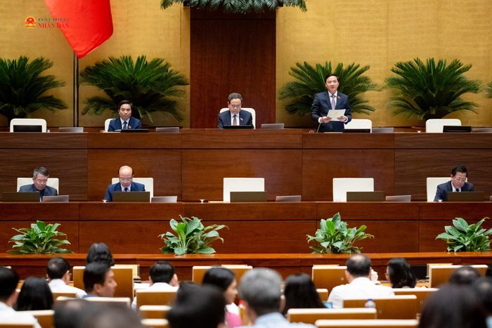 Chủ tịch Quốc hội Trần Thanh Mẫn chủ trì, Phó Chủ tịch Quốc hội Nguyễn Khắc Định điều hành nội dung phiên họp. Ảnh: Phạm Thắng