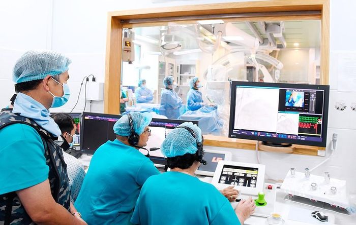 Các bác sĩ thực hiện một ca phẫu thuật tại Bệnh viện Đa khoa Quốc tế S.I.S Cần Thơ. Ảnh: S.I.S Cần Thơ.
