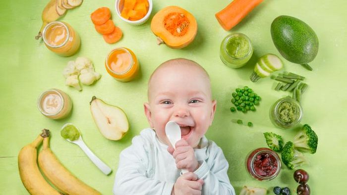 Thực đơn đa dạng với nhiều màu sắc sẽ hấp dẫn bé