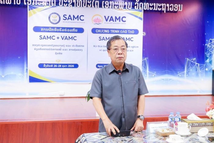 PGS.TS. Nguyễn Kim Anh - Thành viên Tổ Chuyên gia cao cấp của Việt Nam tại Lào, Nguyên Phó Thống đốc Ngân hàng Nhà nước Việt Nam phát biểu và chia sẻ kinh nghiệm 