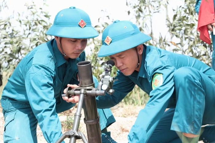 Các lực lượng thực hành diễn tập.