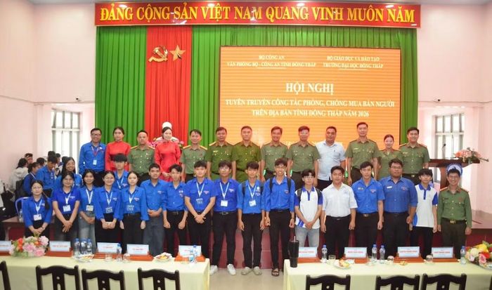 Công an Đồng Tháp phối hợp Văn phòng Bộ Công an, Trường Đại học Đồng Tháp tổ chức hoạt động tuyên truyền phòng, chống tội phạm mua bán người.