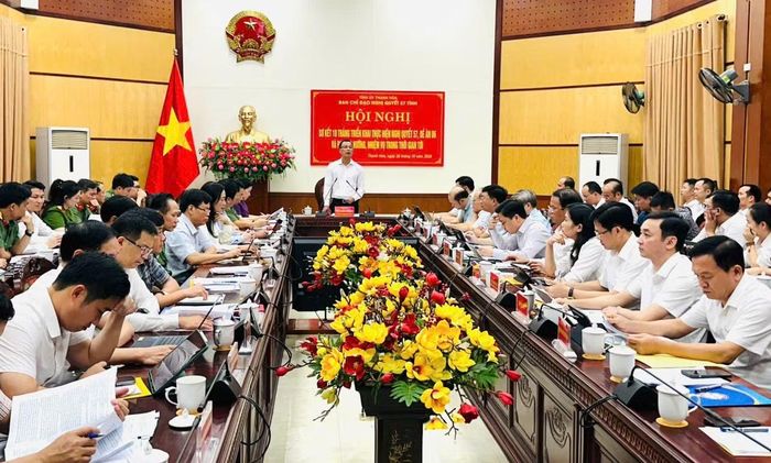 Thời gian tới, Chủ tịch UBND tỉnh Thanh Hoá yêu cầu các cơ quan, đơn vị: Chuyển từ quản trị tiến độ sang quản trị kết quả, sản phẩm; chuyển từ xây dựng nền tảng sang khai thác giá trị; chuyển từ đo lường đầu vào sang đánh giá đóng góp cho tăng trưởng.