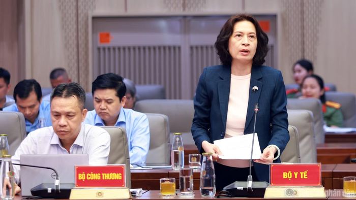 Các đại biểu thẳng thắn chỉ rõ những tồn tại, hạn chế cần sớm khắc phục, nhất là về thể chế, cơ chế phối hợp.