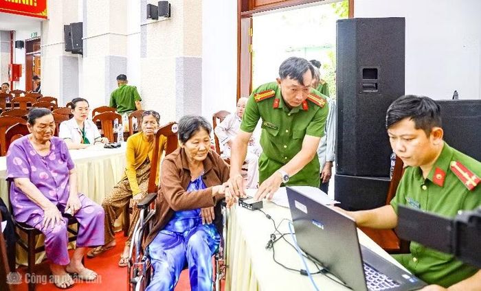 CATP Cần Thơ tiến hành thu nhận mẫu sinh phẩm ADN thân nhân liệt sĩ đợt 2 năm 2026.