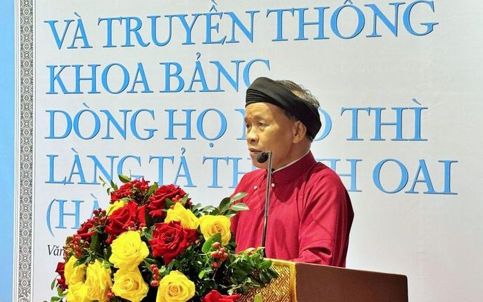 PGS.TS Bùi Xuân Đính với tham luận "Truyền thống khoa bảng dòng họ Ngô Thì làng Tả Thanh Oai".