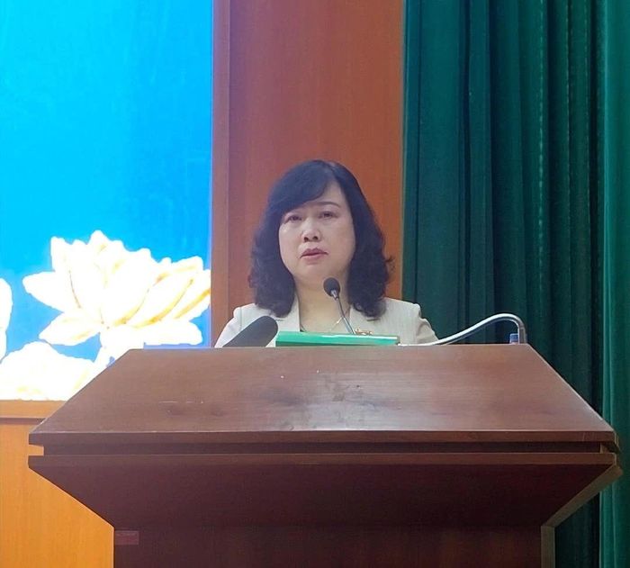 Bộ trưởng Bộ Y tế Đào Hồng Lan khi nhắc đến cháu Khế, con của chiến sĩ Trường Sa. Ảnh: Uông Ngọc