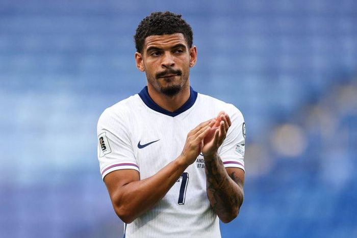 Morgan Gibbs-White trong màu áo đội tuyển Anh