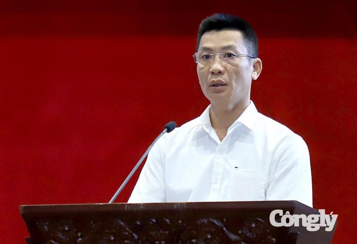 Đồng chí Chu Đức Anh, Ủy viên Ban Thường vụ, Trưởng Ban Tổ chức Đảng ủy, Vụ trưởng Vụ Tổ chức - Cán bộ trình bày chuyên đề.