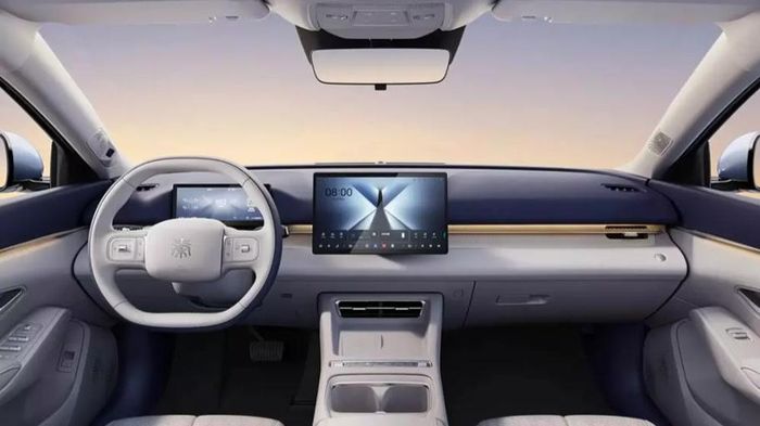 Thiết kế khoang lái Qin Plus DM-i 2027. Ảnh: BYD.